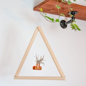 DIY Luftplanzen Halter aus Holz mit Kupferstück - DIY skandinavisch wohnen - DIY minimalistisch do it yourself wood for plants